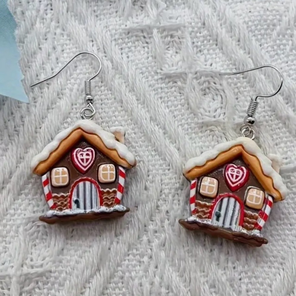 NWT Gingerbread House Earrings